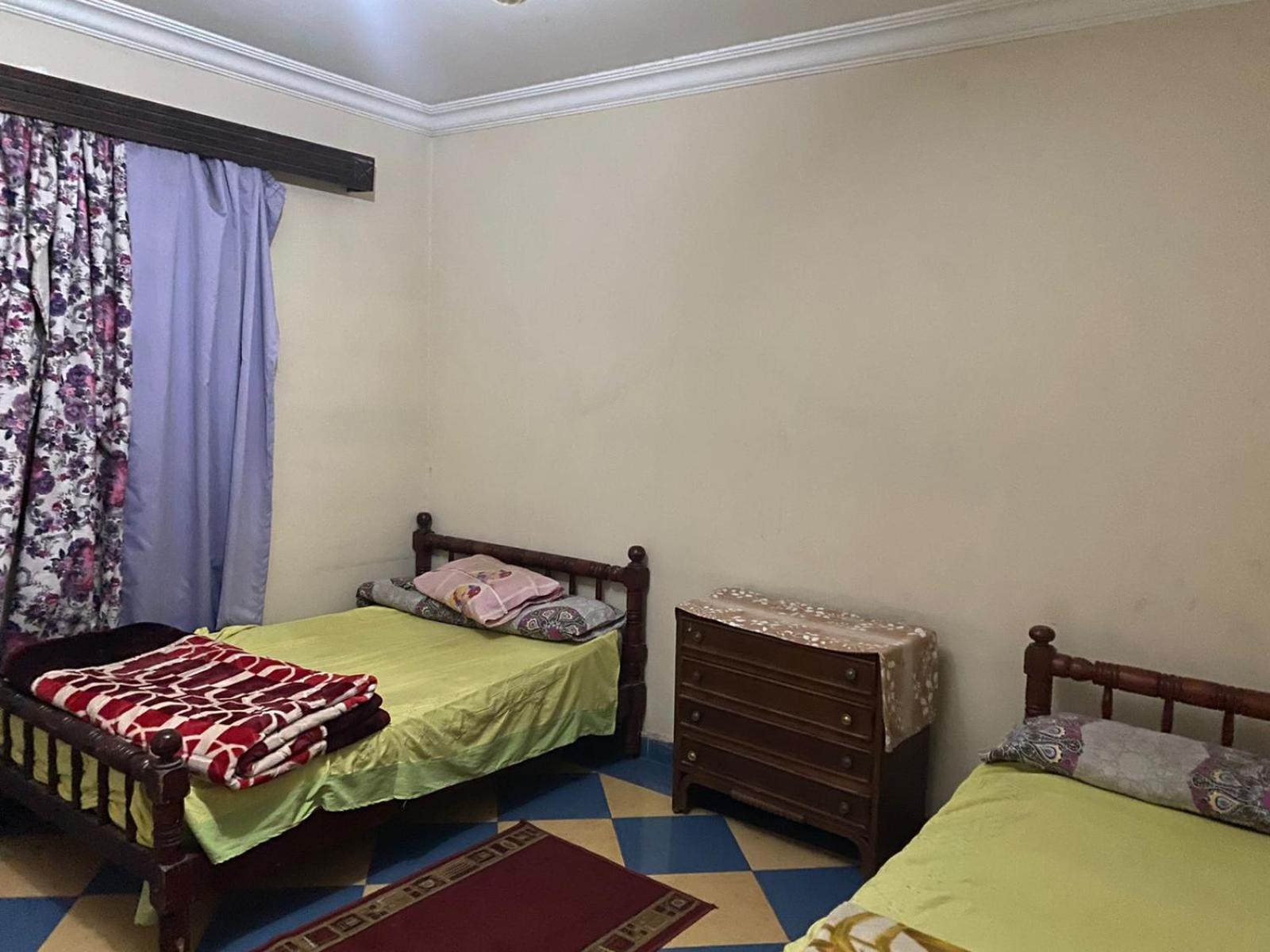Apartment بميدان لبنان للعائلات Cairo