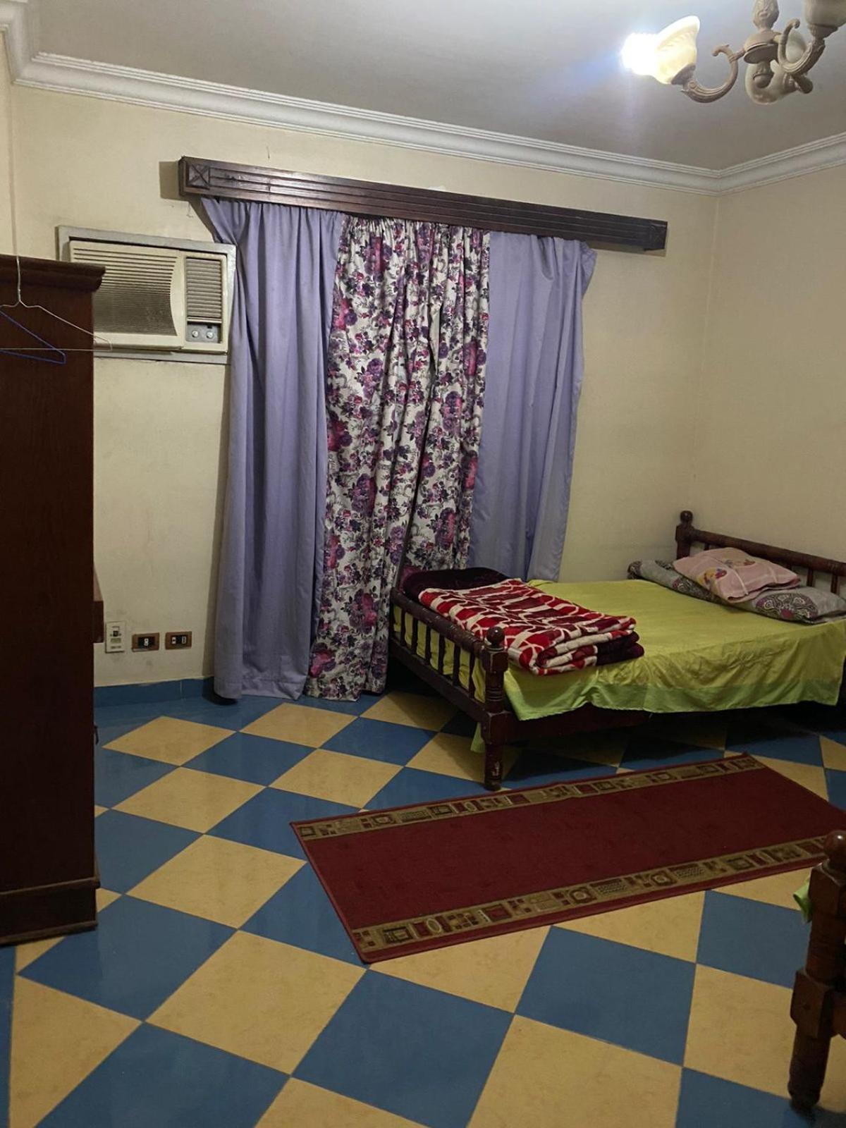 Apartment بميدان لبنان للعائلات Cairo